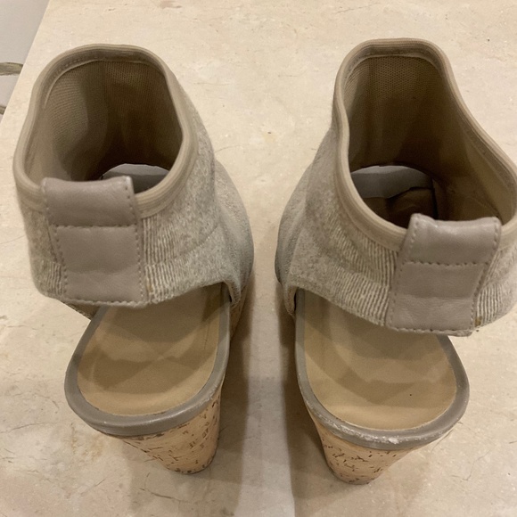 Stuart Weitzman wedge shoes - Picture 3 of 4